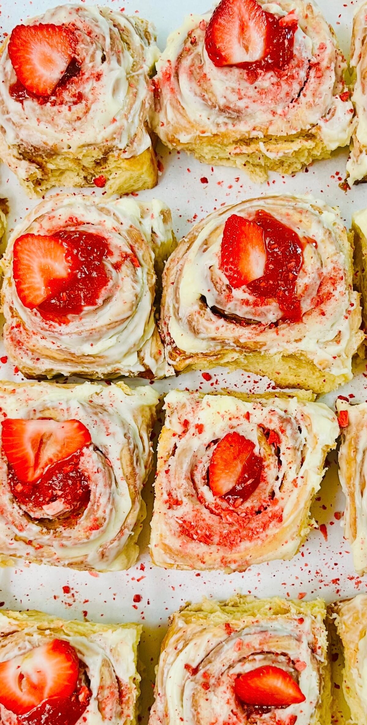 STRAWBERRY ROLL